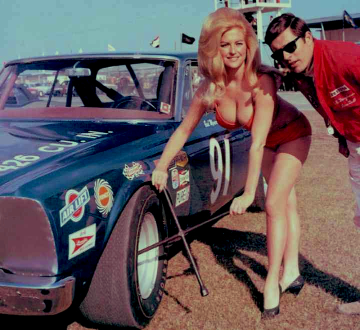 linda-vaughn-hurst-lug-nuts