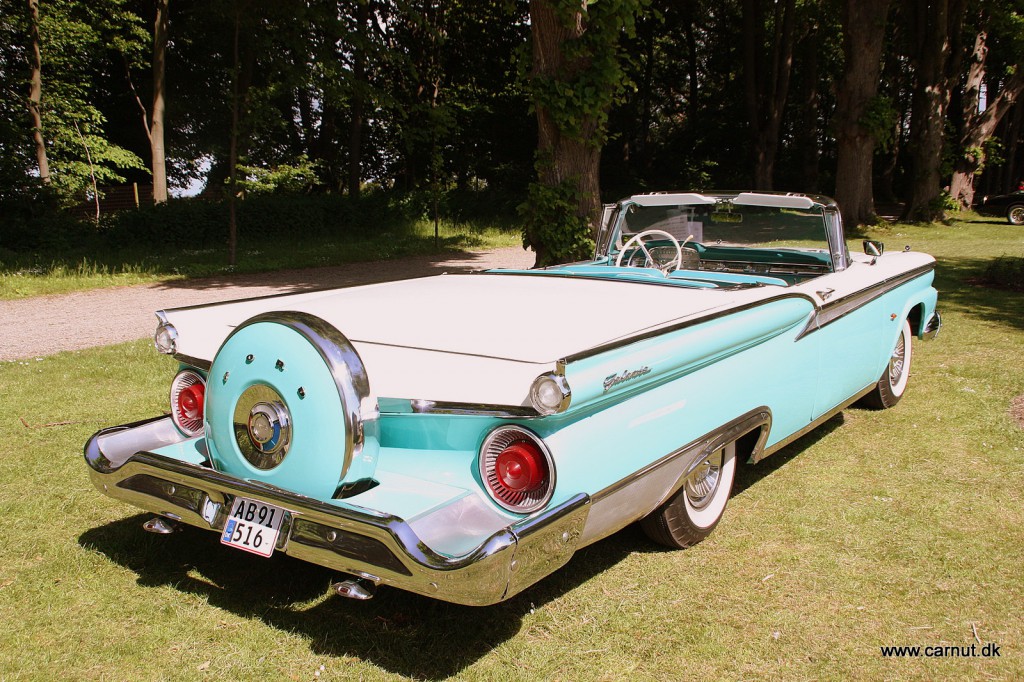 1959 Ford Fairlane Skyliner Retractible Hardtop. Yep, det hedder den !