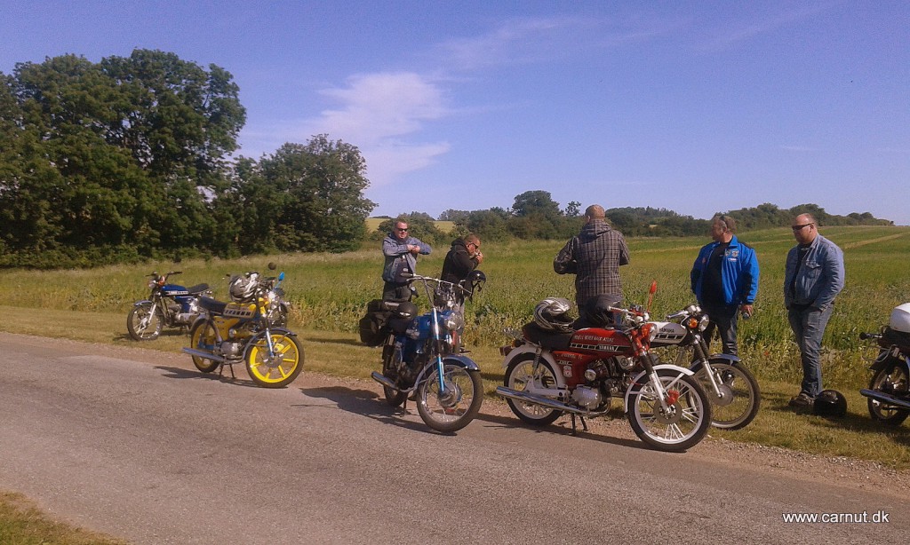 Første pitstop efter ca. 15 km - Så må man godt drikke en kold pilsner