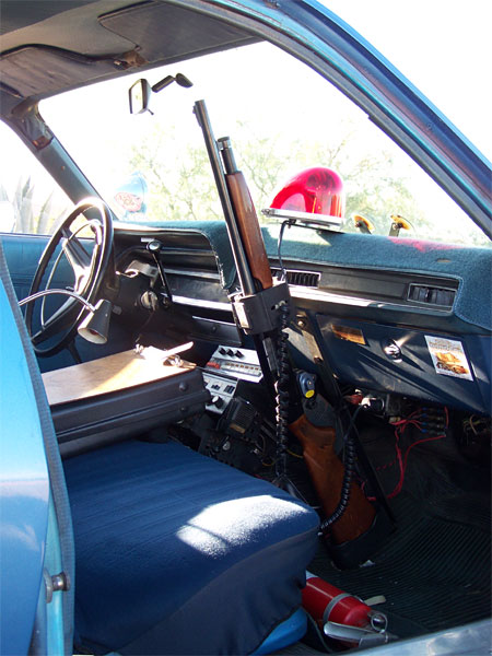 csosna_73dodge_int